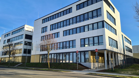 Interimsgebäude der Bibliothek am Sebrathweg 7, Hinteransicht