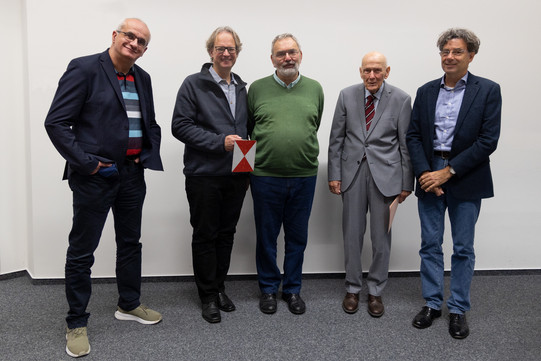 Von links nach rechts zu sehen: Prof. Dr. Manfred Bayer, Rainer Kolbe, Günter Krause, Dr. Valentin Wehefritz, Dr. Joachim Kreische