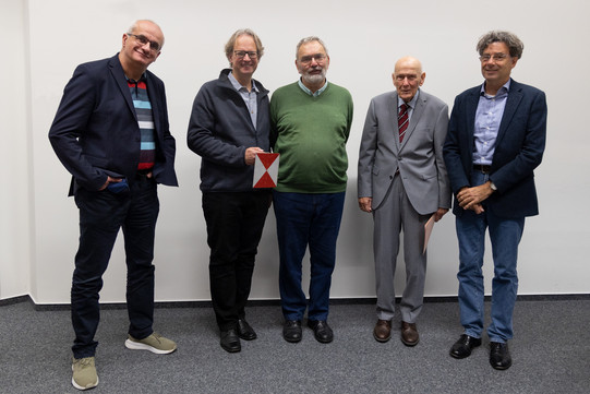 Gruppenfoto der Vortragenden bei der Veranstaltung "Loks und Leute" Von links nach rechts zu sehen: Prof. Dr. Manfred Bayer, Rainer Kolbe, Günter Krause, Dr. Valentin Wehefritz, Dr. Joachim Kreische
